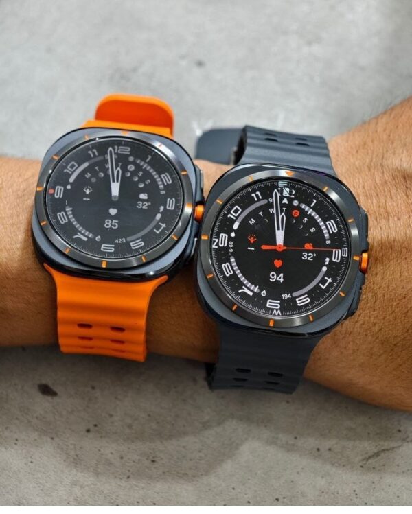 🌟 Meet the stylish Samsung Galaxy Ultra smartwatch that looks and feels like a classic timepiece.🌟