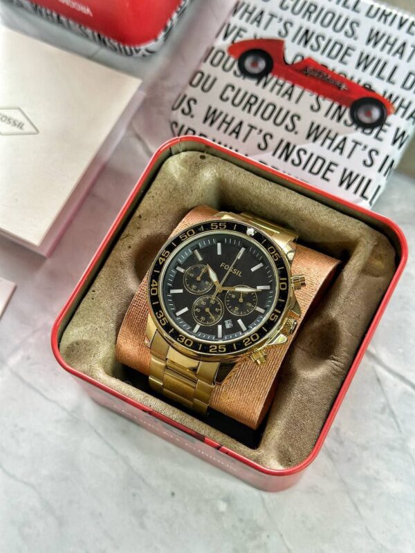 *This 45 mm Fossil Bonson features a black satin dial, chronograph movement and full golden metal strap* ✅ - Image 4