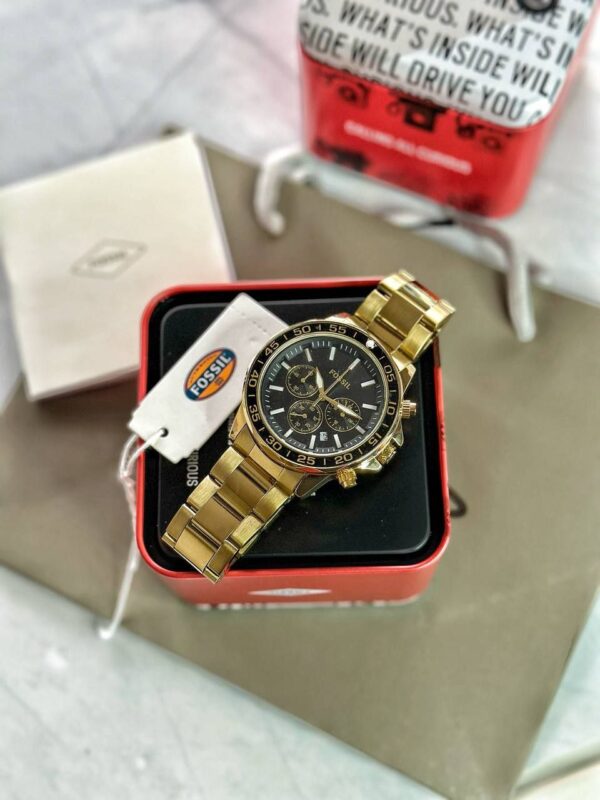 *This 45 mm Fossil Bonson features a black satin dial, chronograph movement and full golden metal strap* ✅ - Image 6